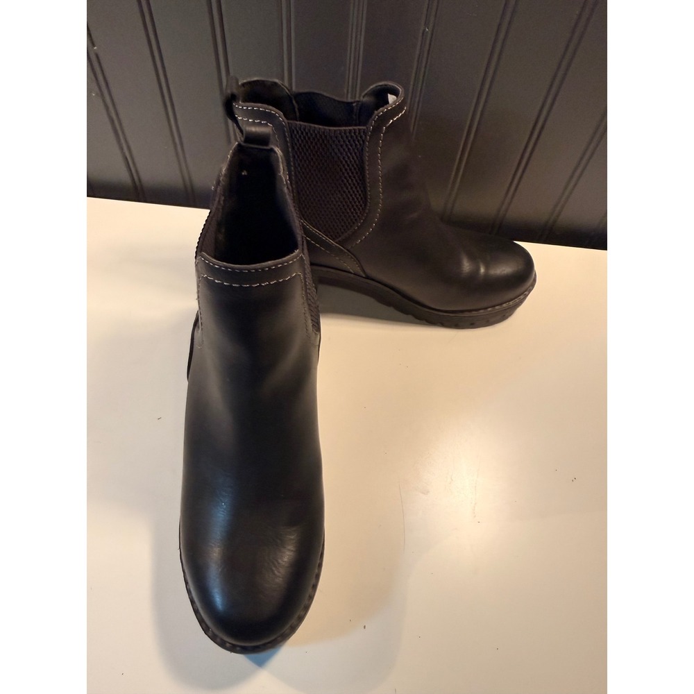 Eastland Tamara Black Chelsea Boots Lug Sole Block Heel Women 7M 2309-01